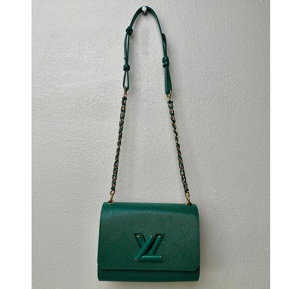 Louis Vuitton Twist MM Shoulder Bag – Emerald Epi Leather with Gold Hardware - Picture 4 of 16